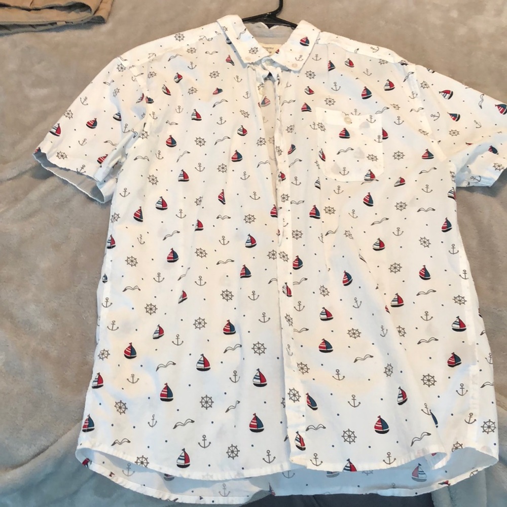 Artistry in motion short sleeve button down